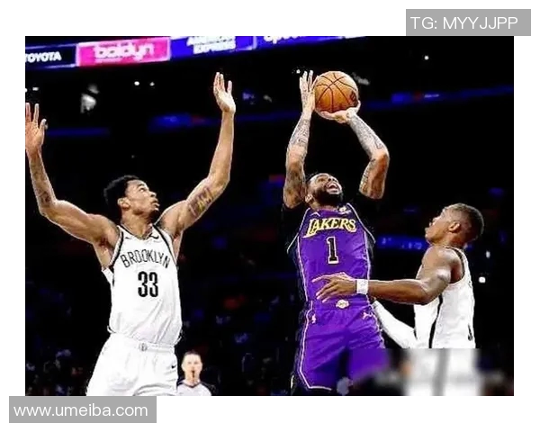 2013年湖人与篮网对决回顾：经典比赛瞬间与精彩表现分析